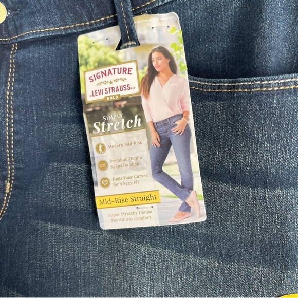 NWT Signature By Levis Gold Women's Size 20 short Mid Rise Straight Cotton Blend - Picture 4 of 10